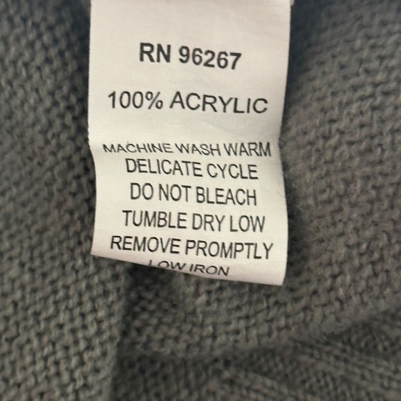 Turtle Bay New York Gray Cable Knit Women's Sweater - Picture 5 of 7